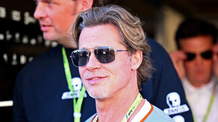 Brad Pitt kam mit lässiger Pilotensonnenbrille zum Grand Prix in Austin. (ncz/spot)