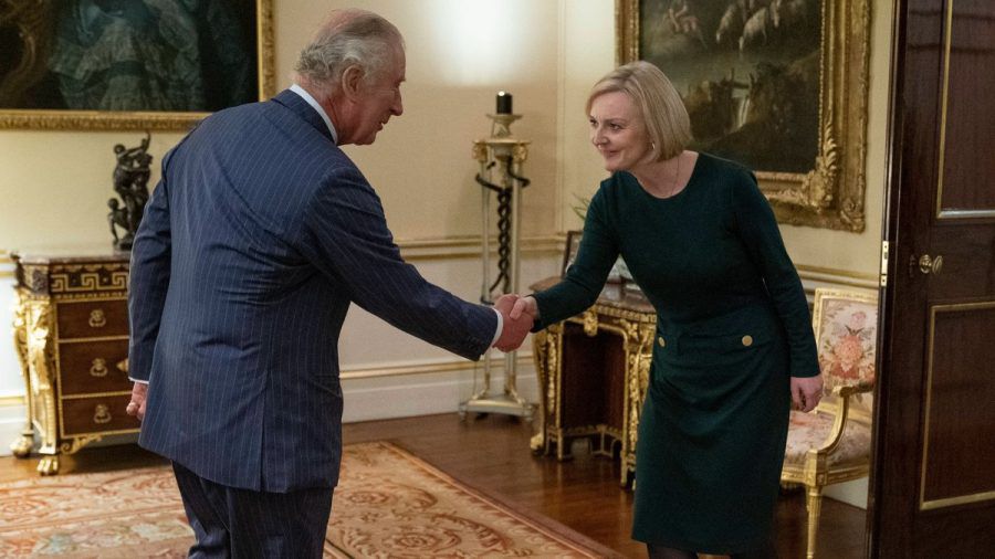 König Charles III. und Liz Truss bei einem Treffen am 12. Oktober. (jom/spot)