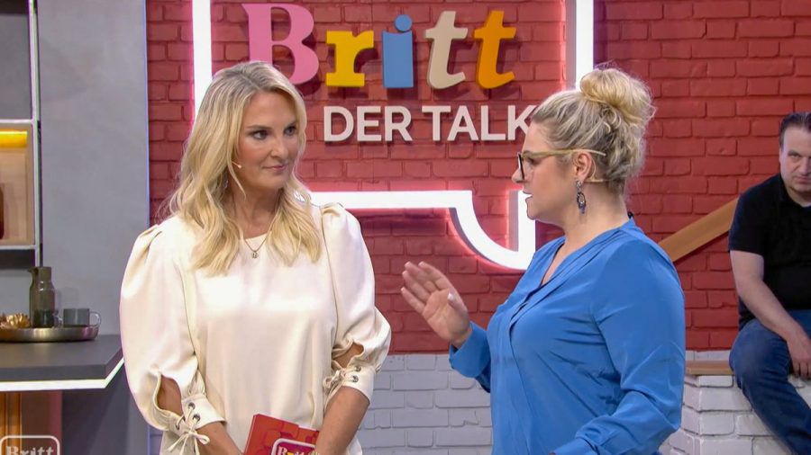 Britt Hagedorn (l.) feierte am Montag ein Comeback mit ihrem Talk. (jom/spot)