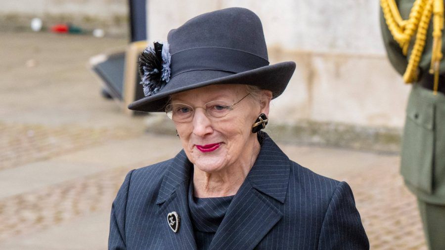 Dänemarks Königin Margrethe II. ist sichtlich um Schadensbegrenzung bemüht. (lau/spot)
