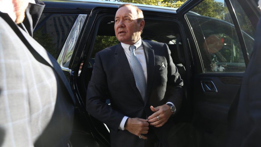 Kevin Spacey bei seiner Ankunft vor Gericht in New York am 6. Oktober. (wue/spot)