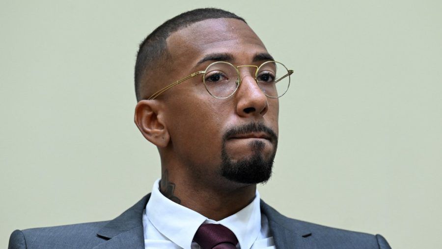 Jérôme Boateng am Donnerstag vor Gericht. (jom/spot)