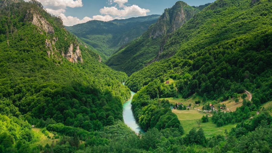 Es gibt einige Schluchten auf dieser Welt, beispielsweise in Montenegro. (amw/spot)
