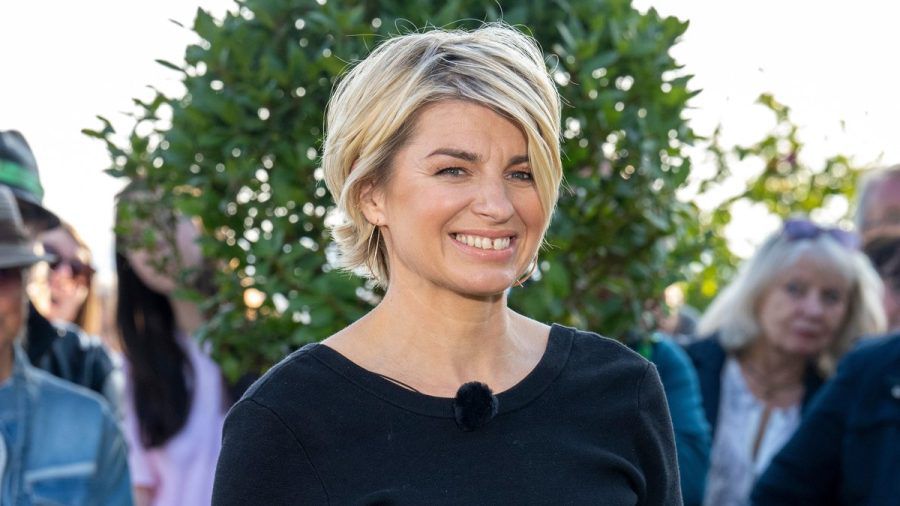 Sabine Heinrich bei "Bares für Rares". (wue/spot)
