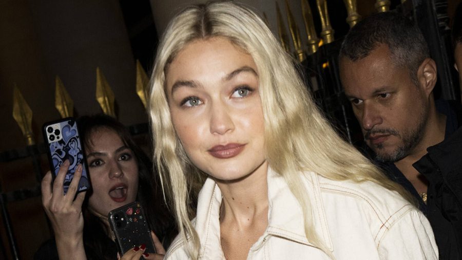Gigi Hadid auf Pariser Fashion Week