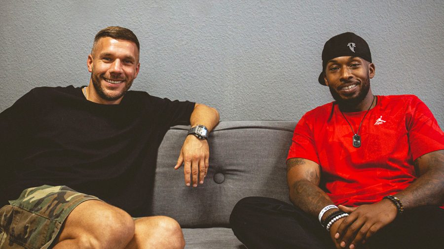 Lukas Podolski (37) und Reece Moore