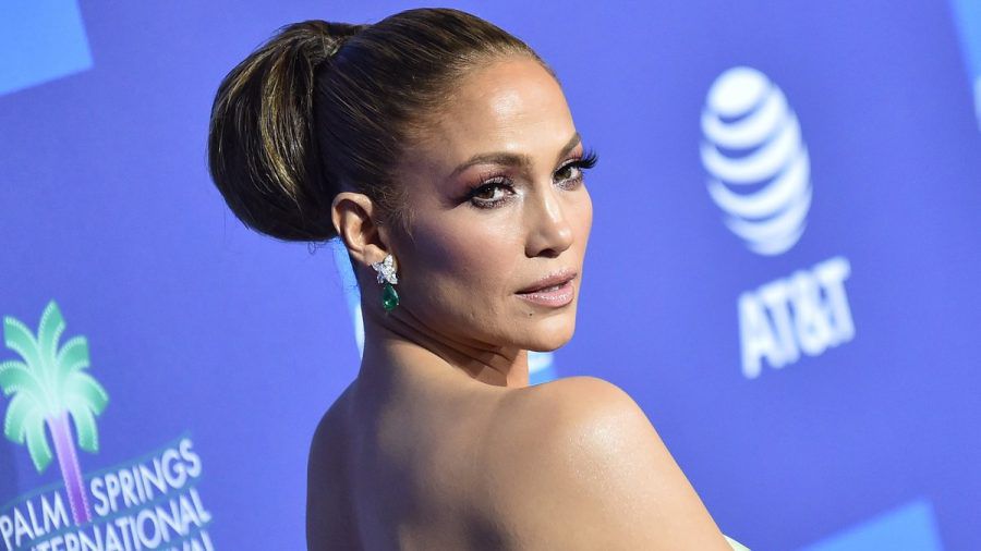 Jennifer Lopez macht es gerade spannend auf Social Media. (mia/spot)