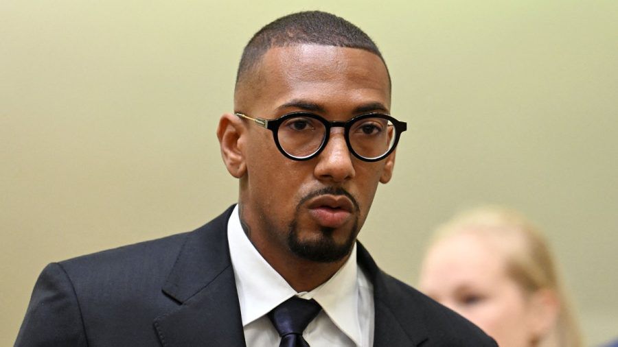 Gegen Jérôme Boateng wurde eine hohe Geldstrafe verhängt. (wue/spot)