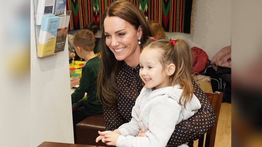 Royales Treffen: Prinzessin Kate und die fünfjährige Ukrainerin. (mia/spot)
