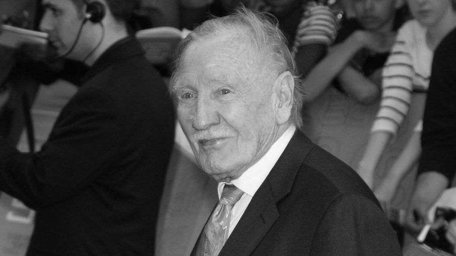 Leslie Phillips, hier auf einer Filmpremiere in London, ist nach langer Krankheit gestorben. (wue/spot)