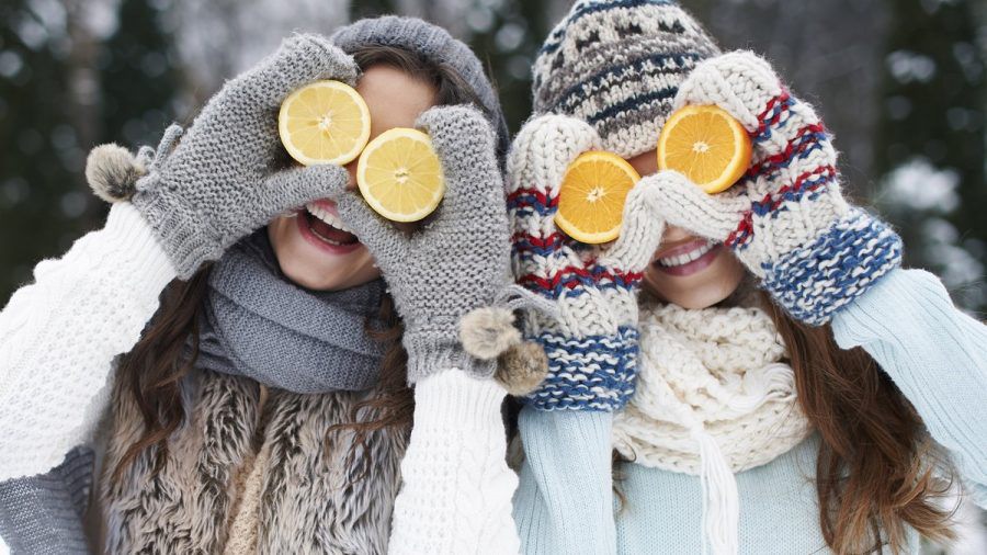 Vitamin C, das etwa in Zitrusfrüchten steckt, stärkt das Immunsystem im Winter. (ncz/spot)