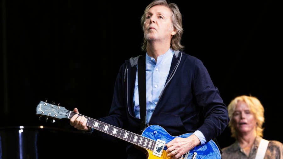 Ex-Beatle Paul McCartney spielte die nun versteigerte Gitarre auf seiner diesjährigen Sommer-Tour. (lau/spot)