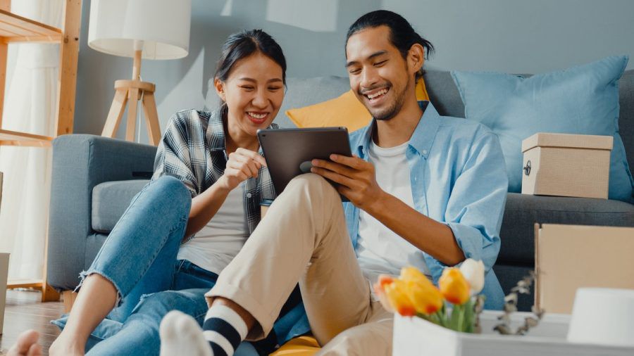 Während der Black Week lohnt sich Online-Shopping auf vielen Portalen besonders. (elm/spot)