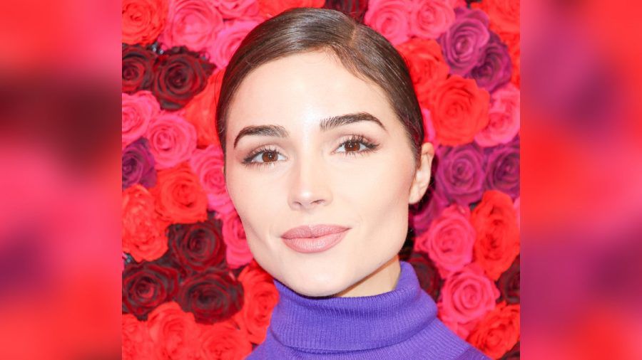 Ein gutes Gesichtsöl schützt die Haut im Winter vor Kälte und Feuchtigkeitsverlust: Olivia Culpo schwört beispielsweise auf Pflegeöl mit Vitamin E. (the/spot)