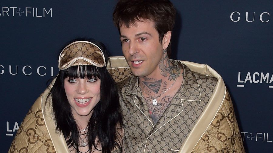 Billie Eilish und Jesse Rutherford kuscheln Anfang November bei der LACMA Art Film Gala. (smi/spot)