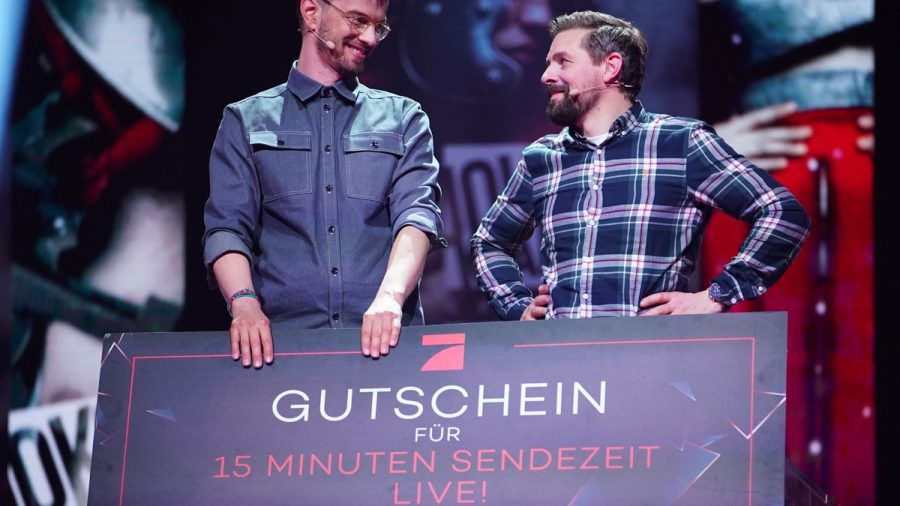 Joko Winterscheidt (l.) und Klaas Heufer-Umlauf hatten 15 Minuten Sendezeit gewonnen. (amw/spot)