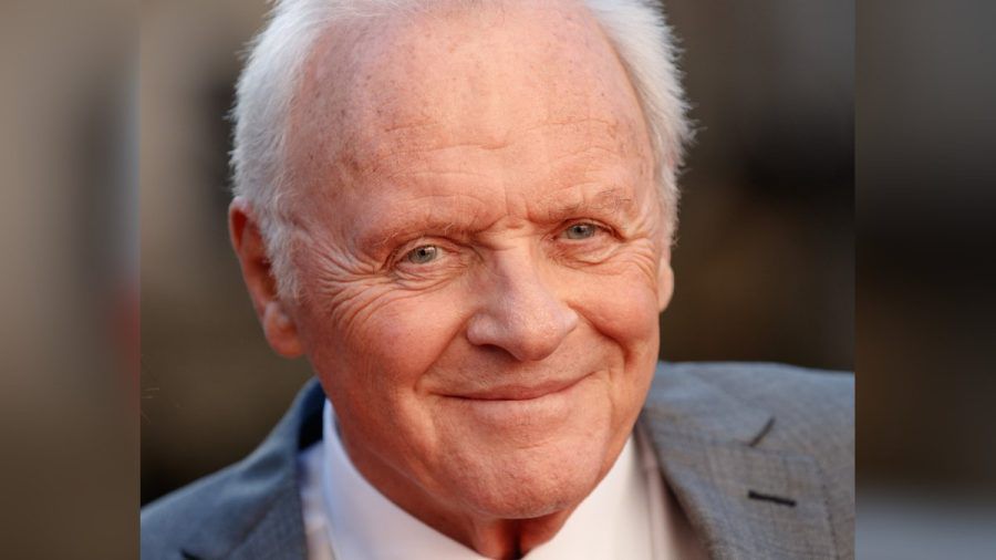 Hat an Weihnachten besonders gute Laune: Sir Anthony Hopkins. (eee/spot)