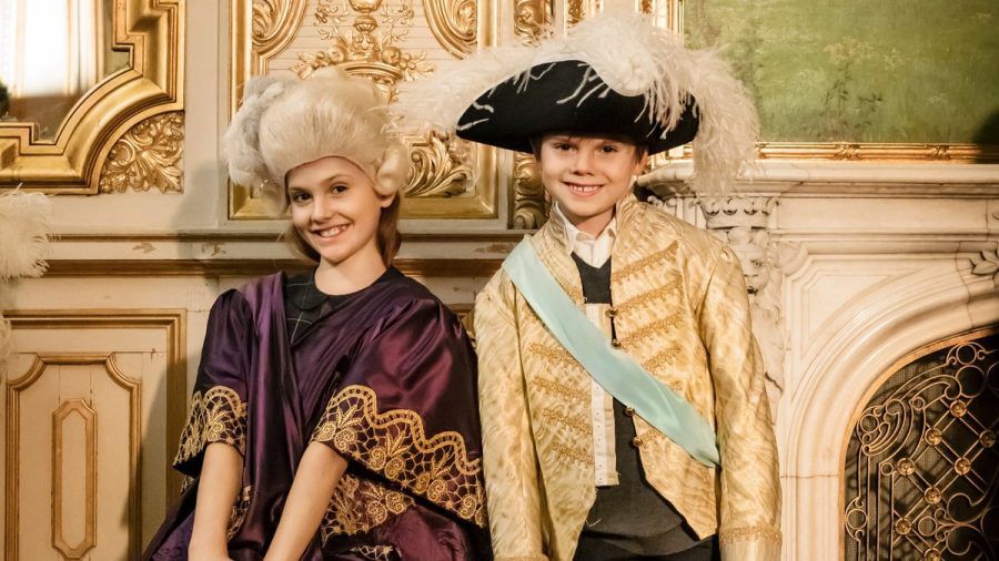 Die Kinder von Kronprinzessin Victoria genießen ihren Opern-Besuch. (lau/spot)