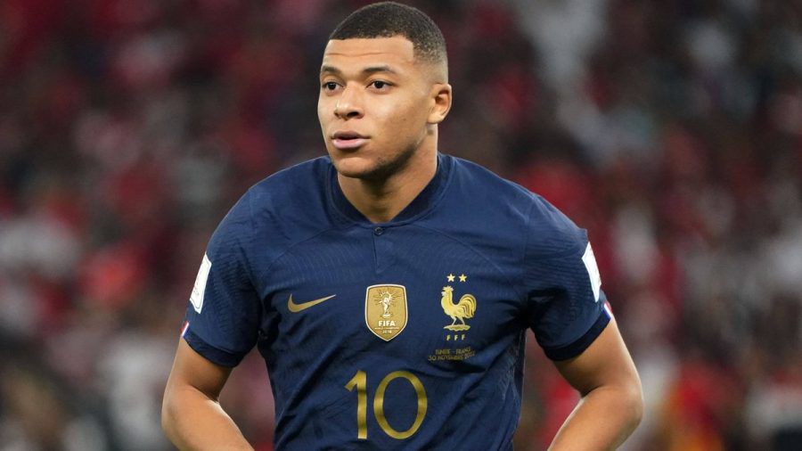 Das ZDF überträgt unter anderem das WM-Achtelfinale zwischen Frankreich und Polen am 4. Dezember. Die Titelverteidiger um Superstar Kylian Mbappé (Foto) bekommen es etwa mit Ex-Bayern-Stürmer Robert Lewandowski zu tun. (jer/spot)