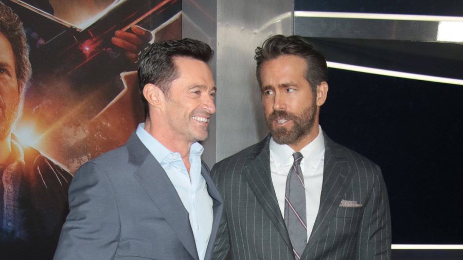 Hugh Jackman (l.) und Ryan Reynolds (r.) verstehen sich in der Realität eigentlich blendend. (jer/spot)