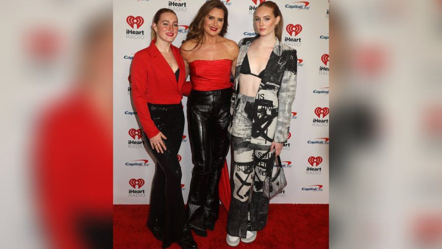 Brooke Shields mit ihren Töchtern in New York. (hub/spot)