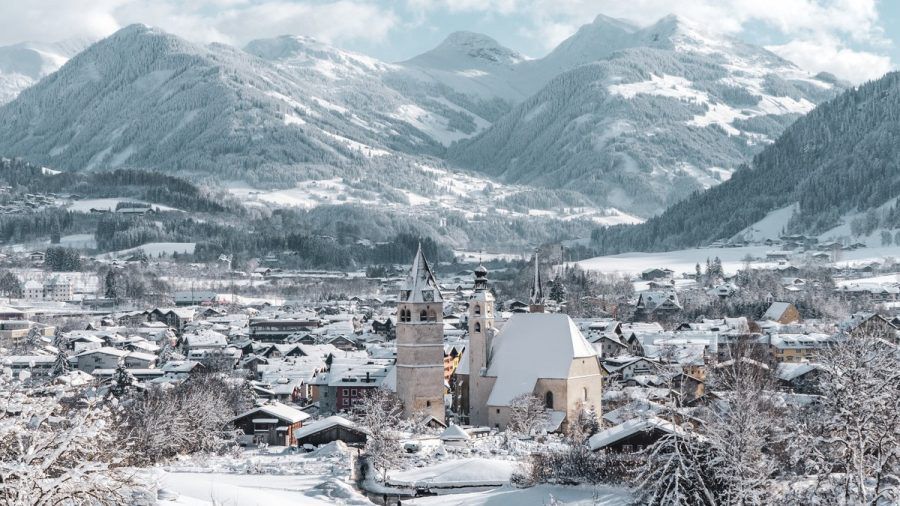 Winterwonderland in Tirol: Kitzbühel ist eine Reise wert. (kms/spot)