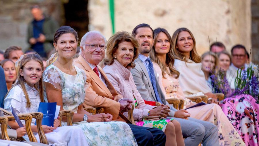 Prinzessin Madeleine (r.) war zuletzt im Sommer bei ihrer Königsfamilie in Schweden. (ili/spot)