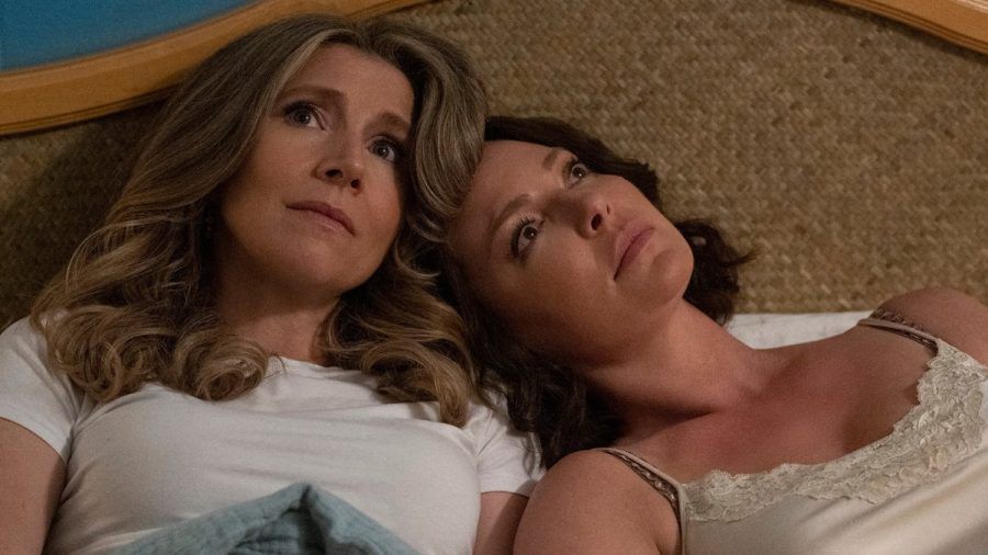 Sarah Chalke (l.) und Katherine Heigl kehren als beste Freundinnen Tully und Kate auf die Netflix-Bildschirme zurück. (lau/spot)