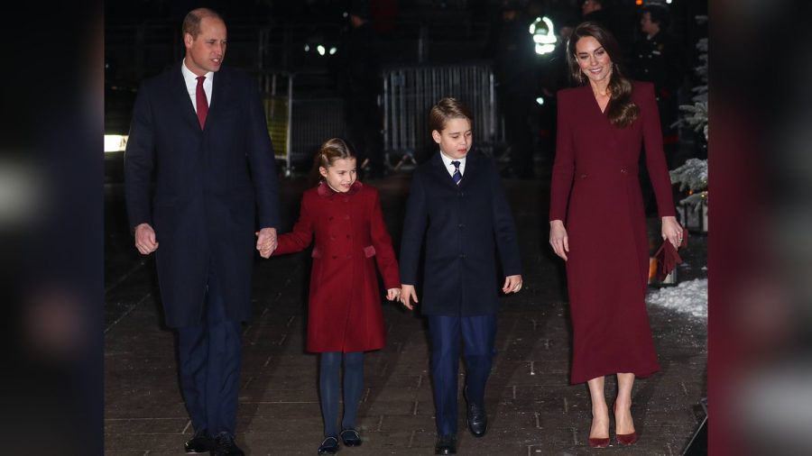 Prinz William mit seinen Kindern und Ehefrau Prinzessin Kate. (jom/spot)