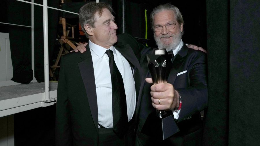 Jeff Bridges (r.) und John Goodman standen vor 25 Jahren gemeinsam für den Kultfilm "The Big Lebowski" vor der Kamera. (jer/spot)