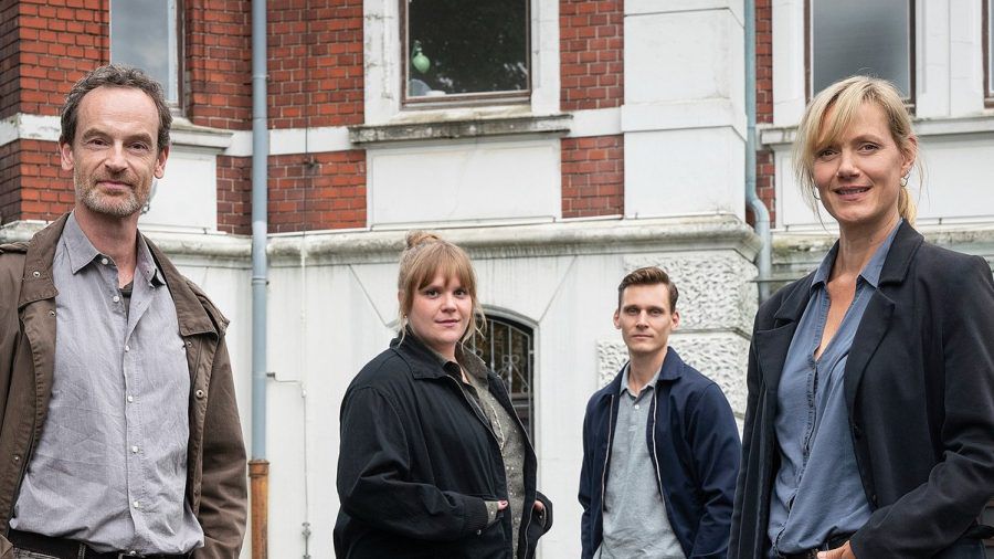 Der Dortmund-"Tatort" (v.l.): Peter Faber (Jörg Hartmann), Rosa Herzog (Stefanie Reinsperger) und Jan Pawlak (Rick Okon) müssen ohne Martina Böhnisch (Anna Schudt) klarkommen. (amw/spot)