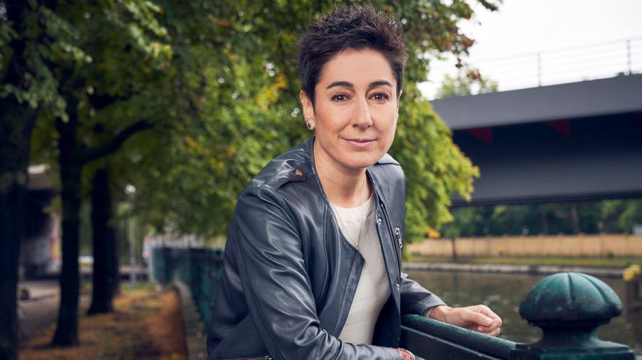 Dunja Hayali moderiert in Berlin das "ZDF-Morgenmagazin" und verstärkt künftig in Mainz das "heute journal"-Moderationsteam. (eee/spot)