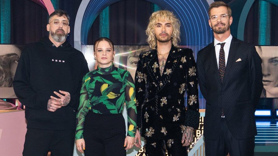 In der kommenden Ausgabe "Wer stiehlt mir die Show?" treten Sido (l.), Jasna Fritzi Bauer (li. Mitte), Bill Kaulitz (r. Mitte) und Joko Winterscheidt (r.) gegeneinander an. (jer/spot)