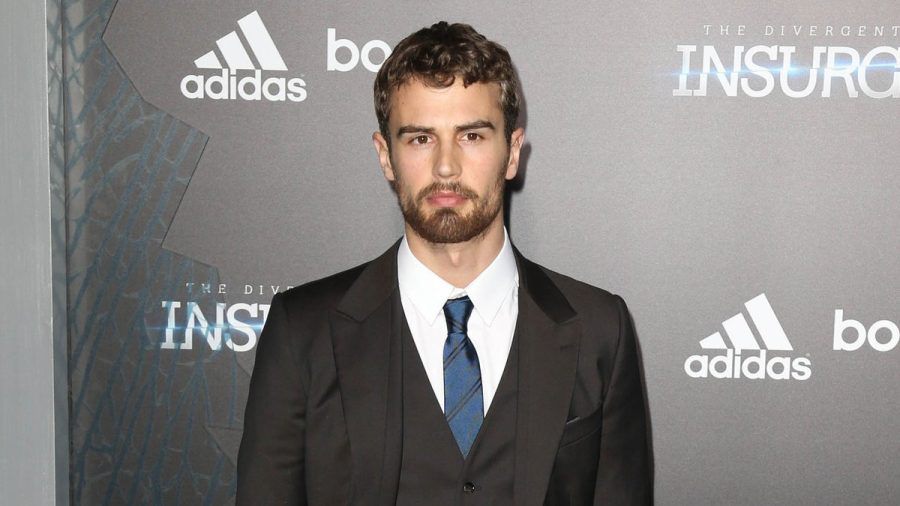 Die Macher eines neuen Biopics wünschen sich angeblich Theo James in der Rolle von George Michael. (wue/spot)