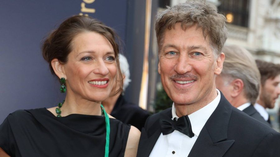 Tobias Moretti mit seiner Ehefrau Julia in Wien. (wue/spot)