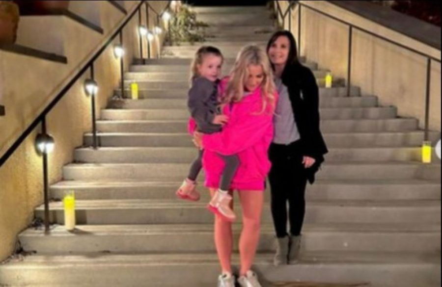 Jamie Lynn Spears with mother Lynne and daughter Maddie - February 2022 - Zoey 102 set - Instagram - BangShowbiz
