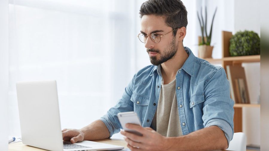 Multitasking während der Arbeitszeit führt häufig zu Leistungsabfall. (mt/spot)