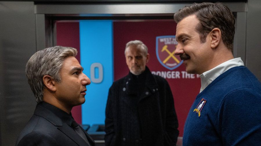 In der dritten Staffel "Ted Lasso" ist erneut Jason Sudeikis (r.) als Hauptdarsteller zu sehen. (amw/spot)