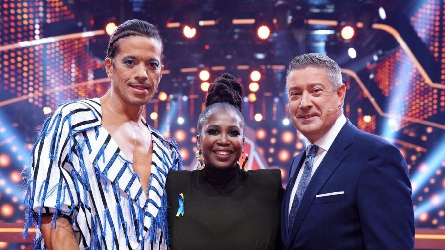 "Let's Dance - Wer tanzt mit wem?": Jorge González (l.), Motsi Mabuse und Joachim Llambi sind die Jury. (cg/spot)