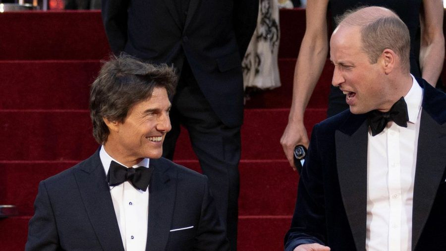 Tom Cruise (l.) mit Prinz William bei der "Top Gun: Maverick"-Premiere im Mai 2022 in London. (ili/spot)