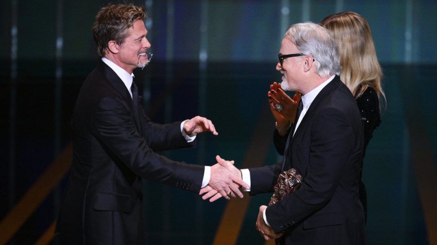 Brad Pitt (l.) mit David Fincher auf der Bühne. (jom/spot)