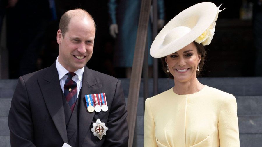 William und Kate sind jetzt auch hochoffiziell der Prinz und die Prinzessin von Wales. (ili/spot)