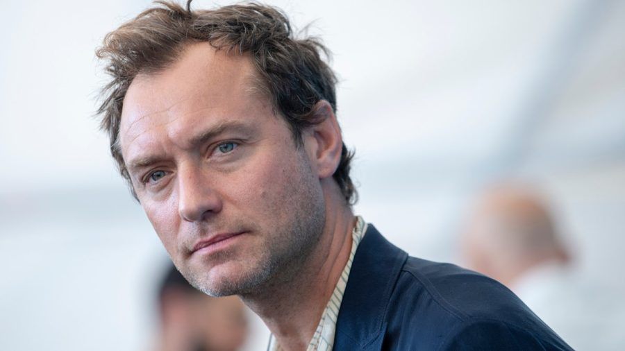 Jude Law verwandelt sich für "Peter Pan & Wendy" in Captain Hook. (jom/spot)