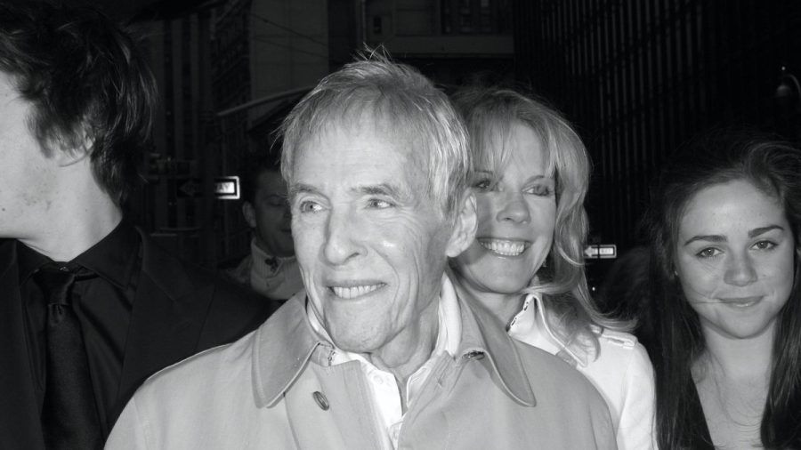 Burt Bacharach an der Seite seiner vierten Ehefrau Jane Hansen. (stk/spot)