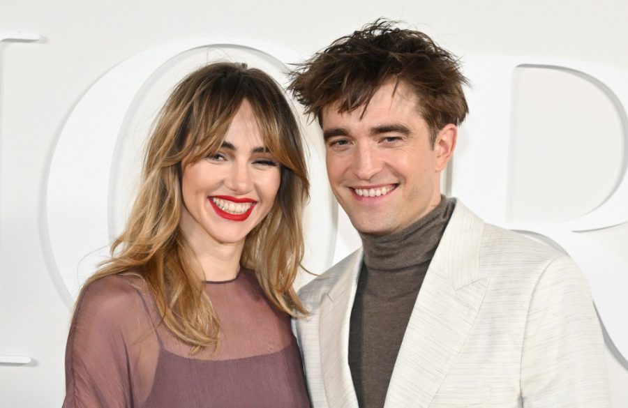 Suki Waterhouse and Robert Pattinson December 2022 Getty BangShowbiz