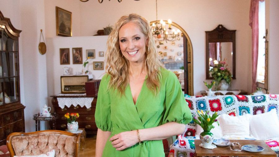 Moderatorin Angela Finger-Erben freut sich auf "Schwiegertochter gesucht". (hub/spot)