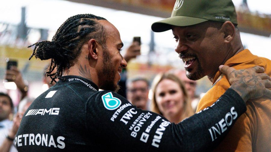 Lewis Hamilton (l.) und Will Smith vor dem Rennen in Saudi-Arabien. (smi/spot)