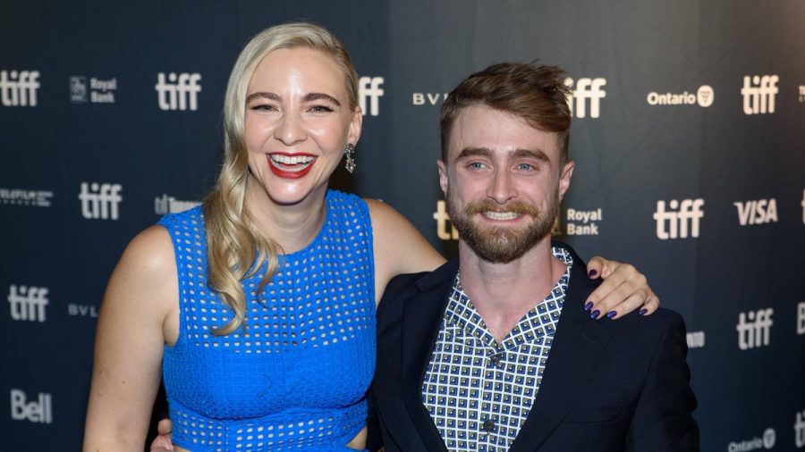 Überglücklich: Daniel Radcliffe und Freundin Erin Darke werden Eltern. (stk/spot)