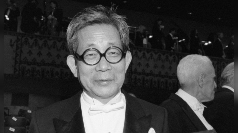 Kenzaburō Ōe (1935-2023) bei der Verleihung des Nobelpreises 1994. (smi/spot)
