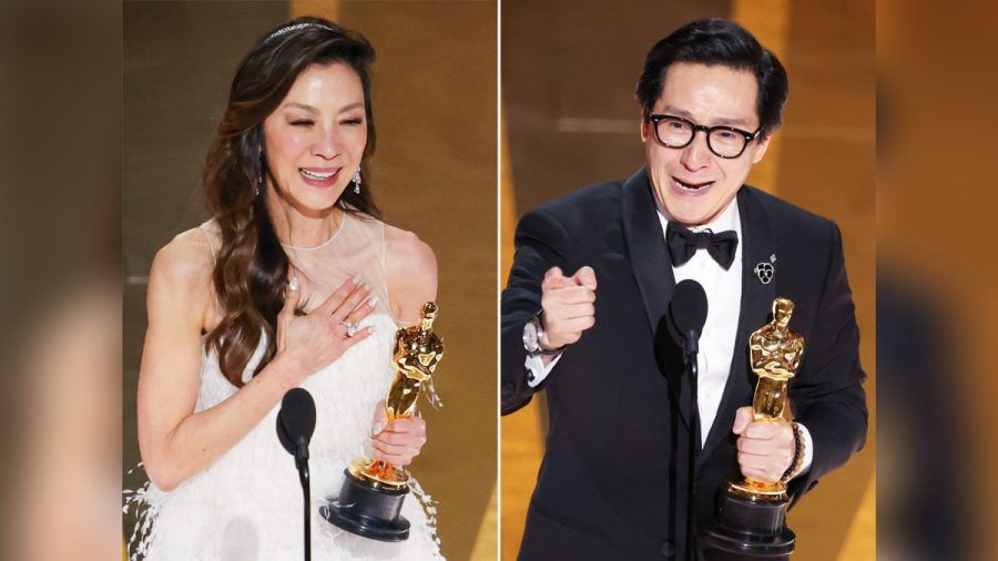 Michelle Yeoh und Ke Huy Quan mit ihren Goldjungen. (smi/spot)